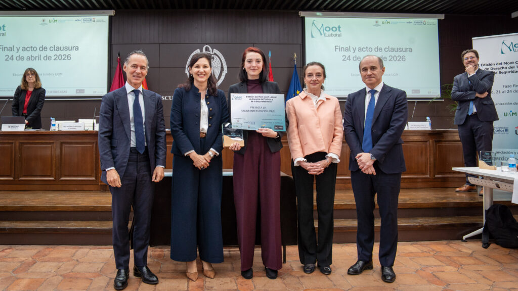 Entrega del premio a la mejor intervención oral